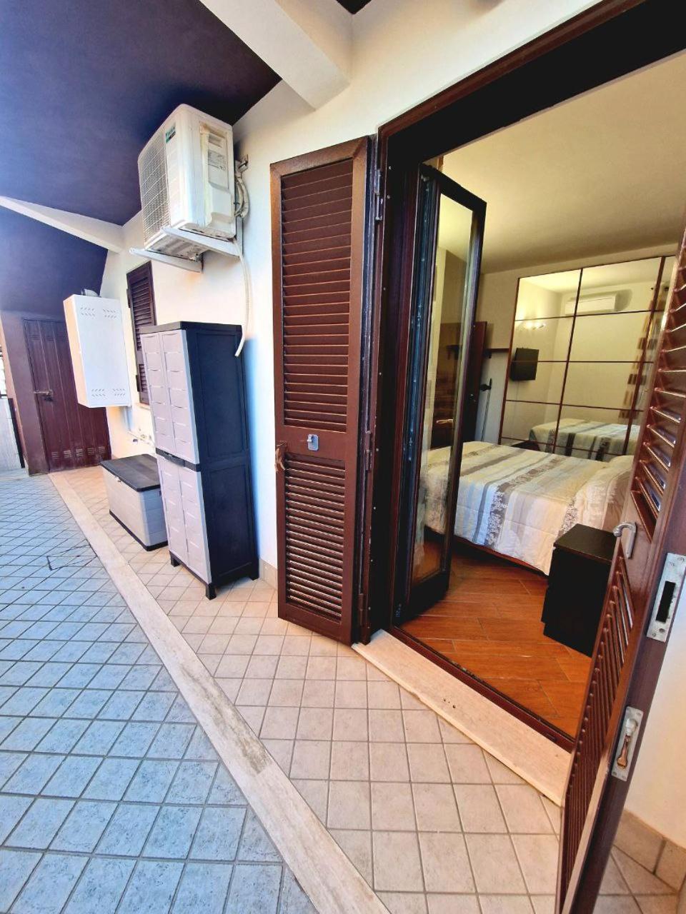 Domus Livio, 7 Min Fco Airport, Free Wifi, Garden Apartment, 2 Tv Hd Fiumicino Zewnętrze zdjęcie