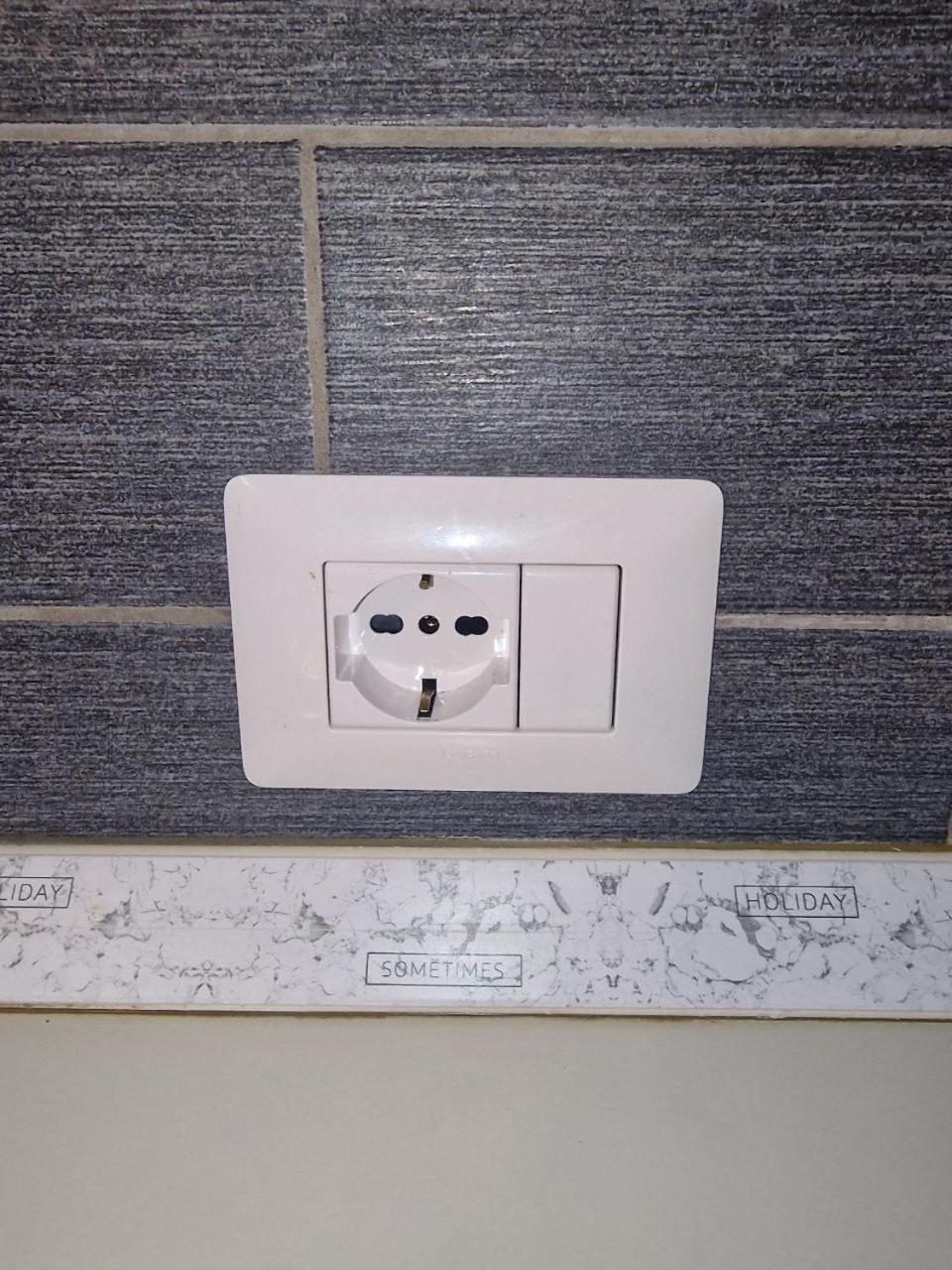 Domus Livio, 7 Min Fco Airport, Free Wifi, Garden Apartment, 2 Tv Hd Fiumicino Zewnętrze zdjęcie