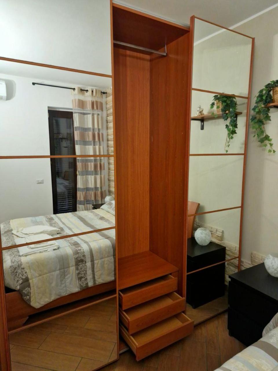 Domus Livio, 7 Min Fco Airport, Free Wifi, Garden Apartment, 2 Tv Hd Fiumicino Zewnętrze zdjęcie